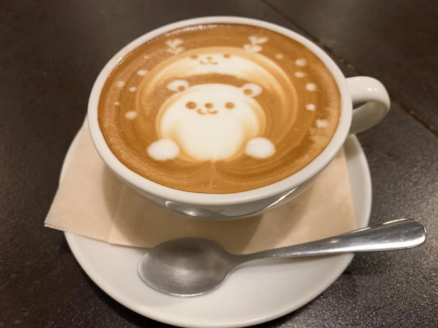 暑さしのぎにカフェ行った時のラテ☕️